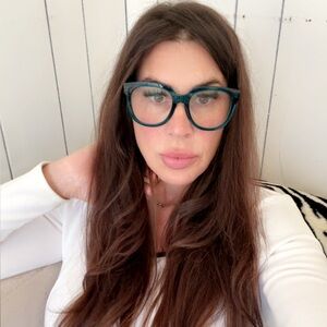 Meet your Posher, Courtney